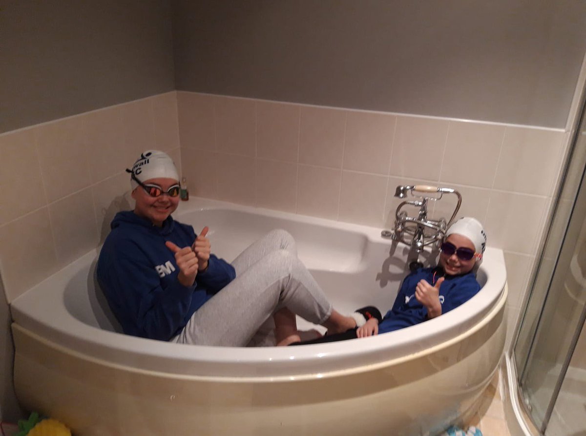 dingwall_asc's tweet photo. And hereβs Beth and Megan! π―ββοΈ Donβt think itβs quite big enough for a 50m Fly π€ͺ
#DASCatHome #TrueBlue #PinkArmy ππ https://t.co/9sMb6tEntQ