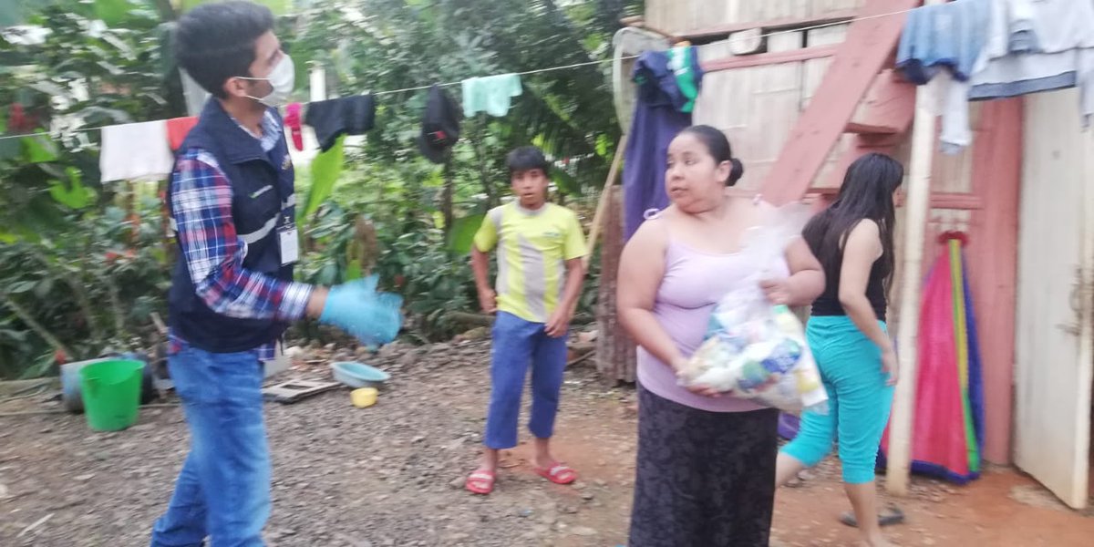 GoberElOro's tweet photo. #ElOro | Familias vulnerables de la parroquia Casacay del cantón Pasaje acceden a kits alimenticios que #ElGobiernoDeTodos entrega a ciudadanos para paliar la situación generada por emergencia por el #CoronavirusEc

#ActivadosPorLaSalud

@Lenin
@mariapaularomo
@danilomariduena https://t.co/gBbRsSFJaY