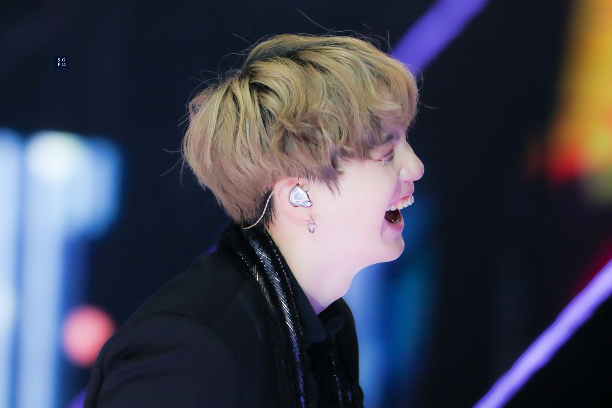 If anyone needs, here is a thread of BTS captured at peak happiness