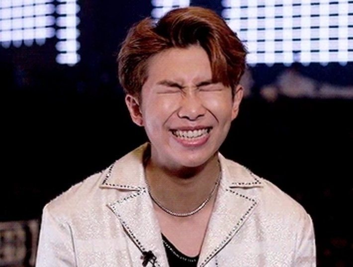 If anyone needs, here is a thread of BTS captured at peak happiness