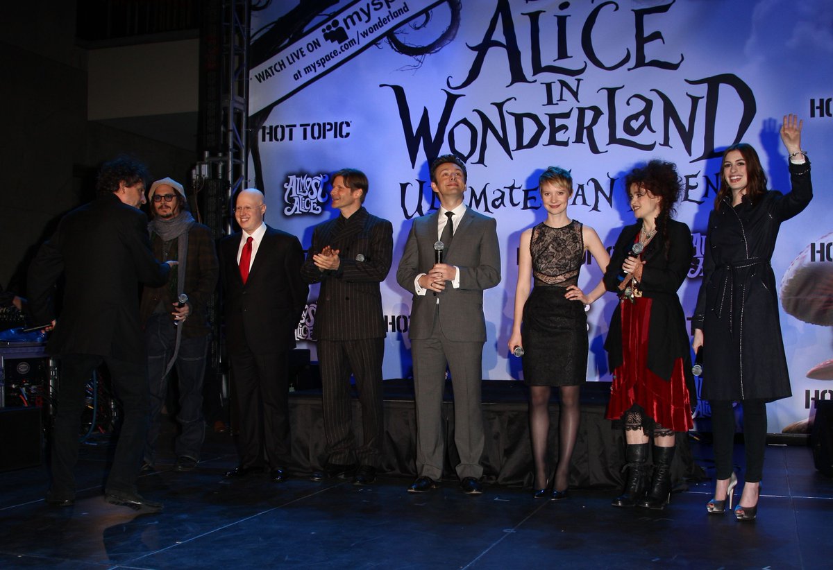 Michael at the 'Alice in Wonderland' Great Big Ultimate fan event, 2010  http://michael-sheen.com/photos/thumbnails.php?album=398