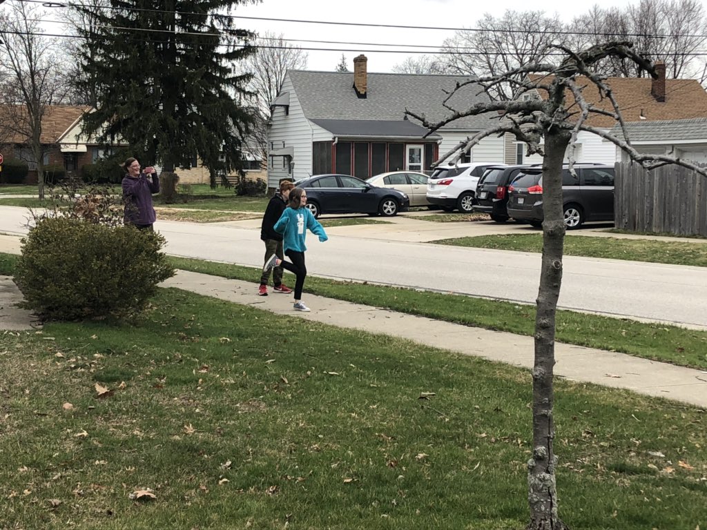 KiserClass's tweet photo. Shout out to an All-Star neighbor for leading the area kids and parents in an afternoon social distancing workout. Felt good to get the heart rate up and breathe some fresh air! @ParmaMayor #InThisTogetherOhio @ParmaSchools #StayAtHome https://t.co/PjSdL9N8CL