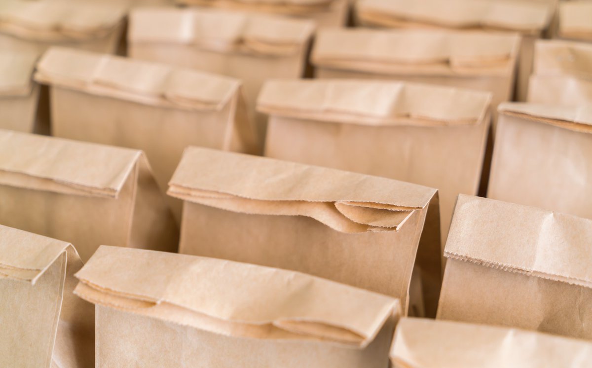 Starting Monday, March 23rd, <a href="/kckschools/">Kansas City, Kansas Public Schools</a> will be offering curbside meal pickup from 11am-2pm: 
·         Arrowhead Middle School
·         Wyandotte High School
·         Schlagle High School
·         JC Harmon High School

Must be 18 years and younger. Children must be present.