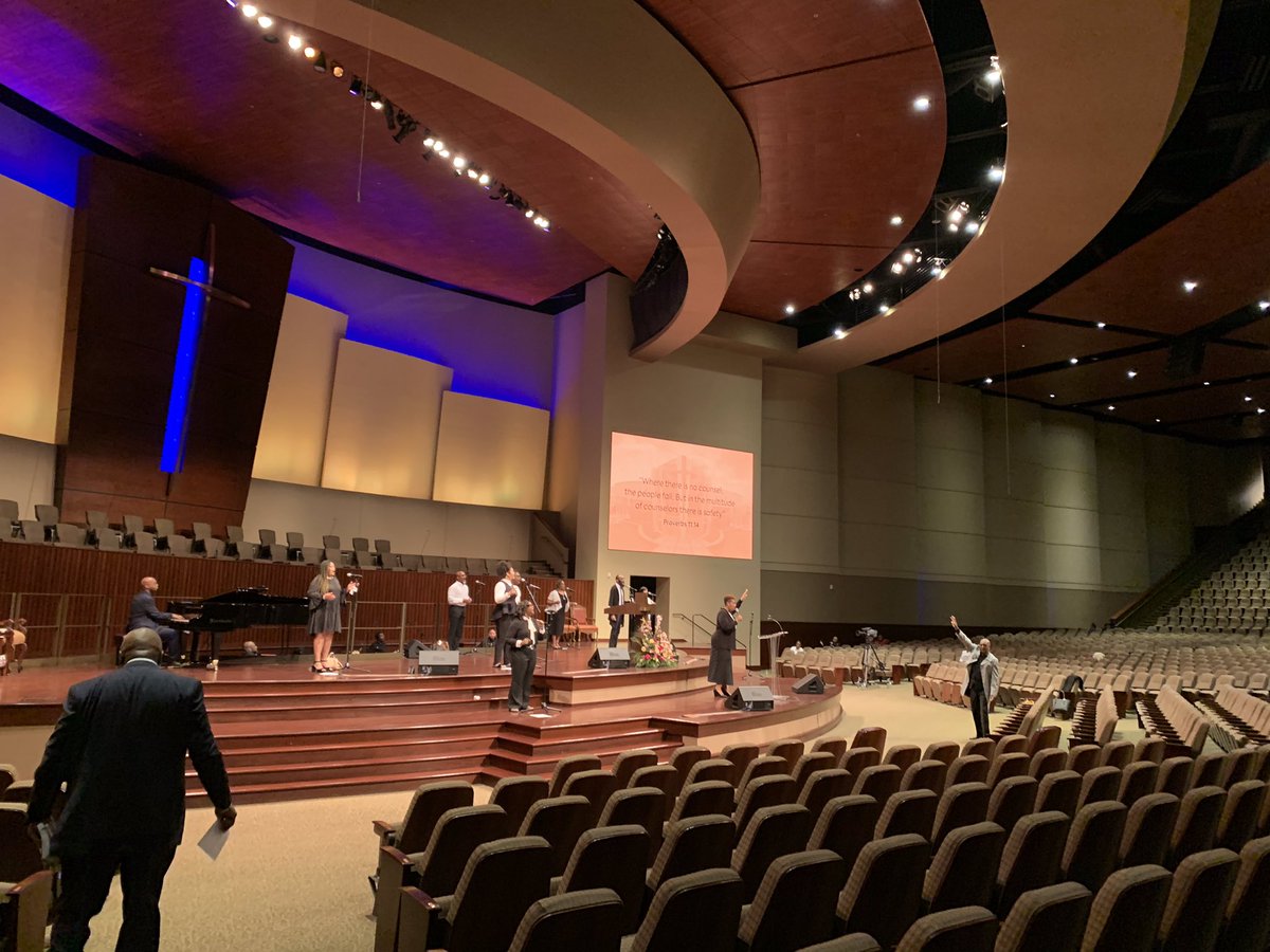 jewellondon's tweet photo. Thank you Kenny Myles and our amazing praise team for your faithful service and commitment. We appreciate you! β€οΈ #TeamTCWW #WeServe #SocialDistancing #covid19 https://t.co/EEXRLTl3CQ