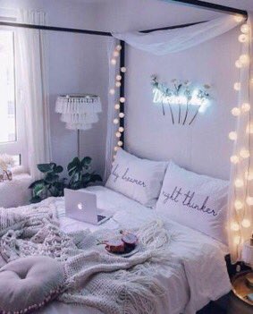 AnEgomaniac's tweet photo. How to make your room cuter: https://t.co/P6XRv0rnAP