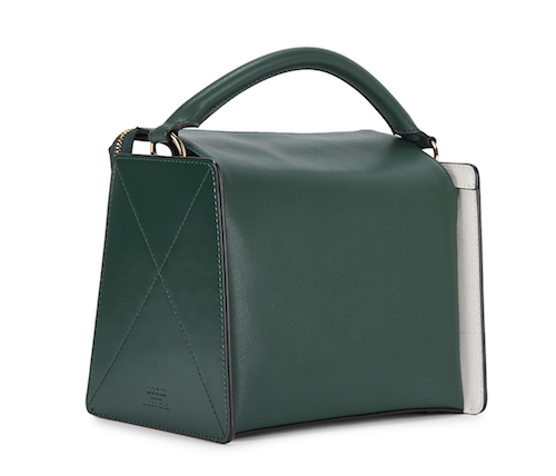 TheChicGeekuk's tweet image. Catch up on TheChicGeek week - Splash or Cash? The Box Brownie Bag thechicgeek.co.uk/item/883-splas… @nappadori vs @eudonchoi #Handbags #boxbag