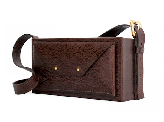 TheChicGeekuk's tweet image. Catch up on TheChicGeek week - Splash or Cash? The Box Brownie Bag thechicgeek.co.uk/item/883-splas… @nappadori vs @eudonchoi #Handbags #boxbag