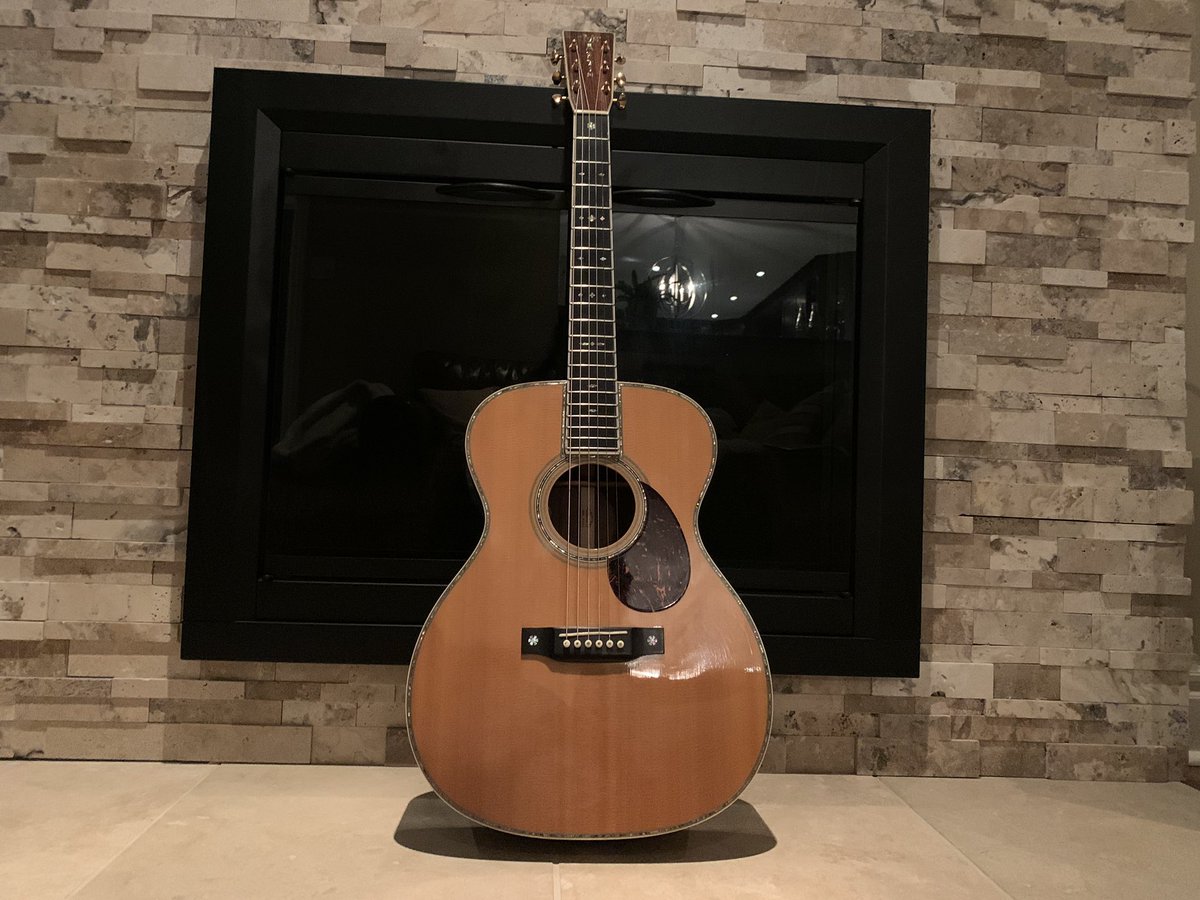 kris_barclay's tweet image. It’s about time to join the party! Instagram live show coming soon! #quarantunes #instagramlive #doitforthegram