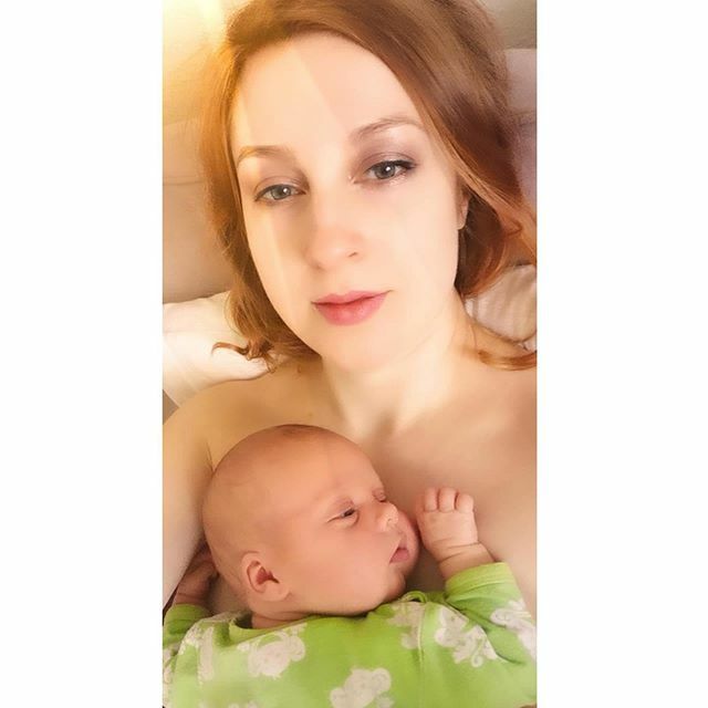 vikyfoxtattoo's tweet photo. Self-isolation kind of sad Day 2  Please take care of yourself and others!  We will fight it together!!! #stayhome #stayhomechallenge #motherhood #tattooartistmother #latviantattooartist #russiantattooartist #coronaviruspandemic #tunbridgewells #crowboro… https://t.co/rcUOUv2l6G https://t.co/vgF5hmyerz