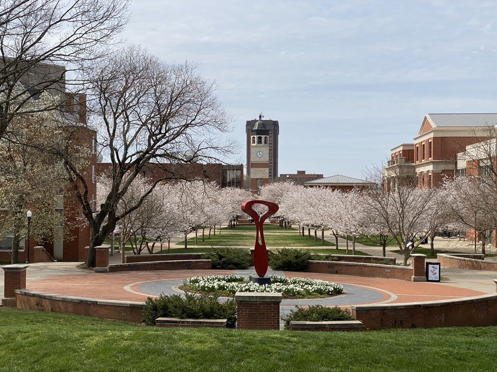 Hey University Photogs, let’s help people of our communities smile. 

Let’s start a thread with a photo of your campus. People need to see that spring beauty!

This is from my brother <a href="/yclphoto/">Clinton Lewis</a> at <a href="/wku/">Western Kentucky University</a>! The Hill looks great in Bowling Green! 

<a href="/LSUpix/">LSU Pix</a> @HailStatePics <a href="/gidley_kent/">Kent Gidley</a>