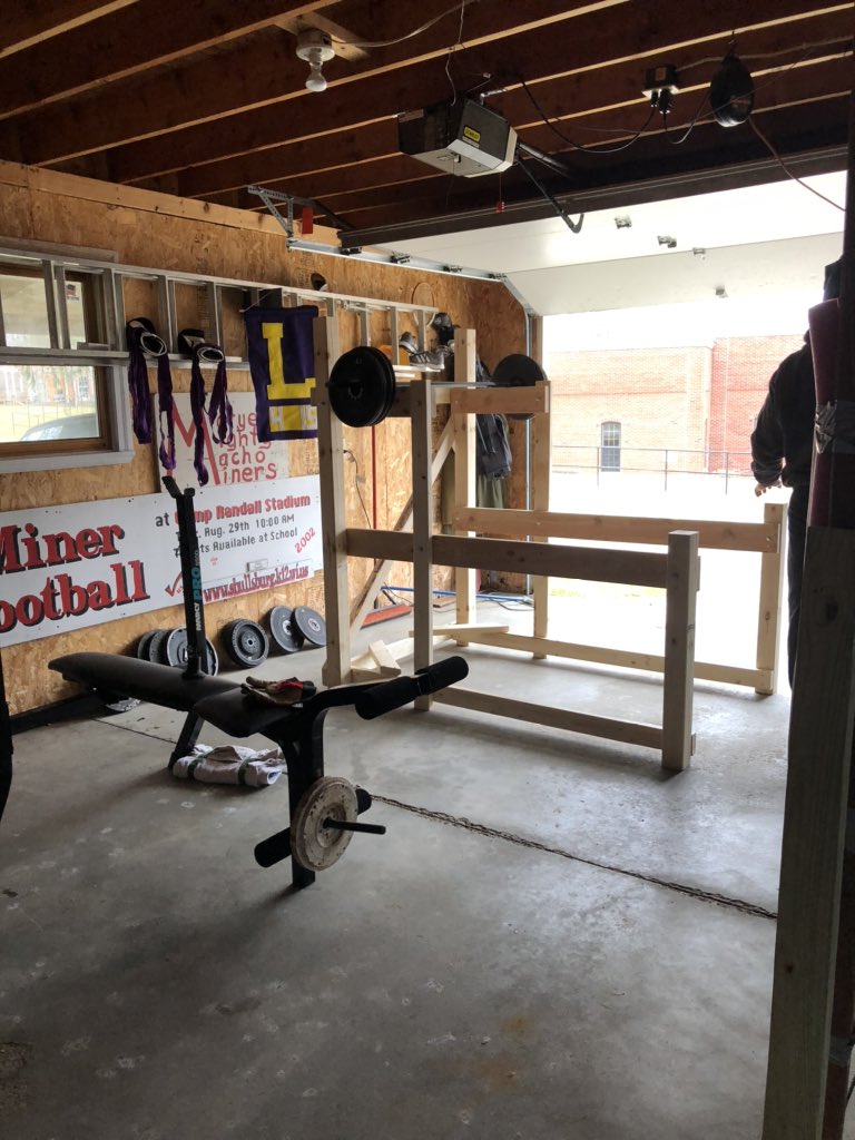 Miner_AD's tweet photo. Stay at home weight room finished flywheel weights (thanks Mike) home made squat rack and bucket dumbbells #Lorasfb #shullsburgpride https://t.co/dVsinZNOhE