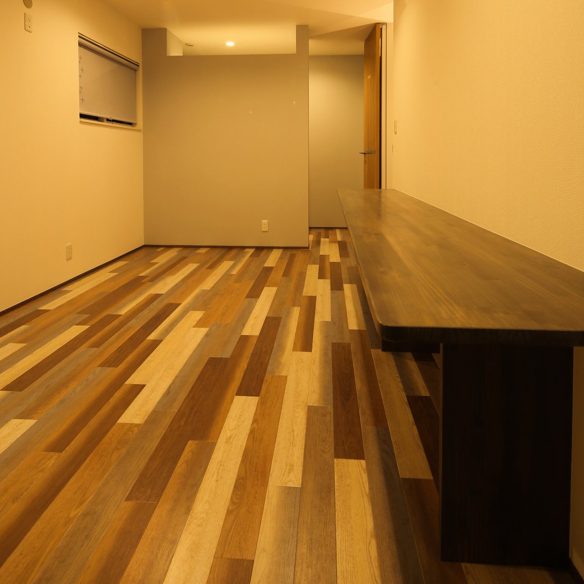 宮元工務店 本日もアリスガーデン吉野モデルハウス 公開中です 子ども部屋には 勉強用のなが いカウンターを 設置しています 床材は素敵 丈夫な 東リのロイヤルウッドです 宮元工務店 アイリスガーデン吉野モデルハウス 東リロイヤル