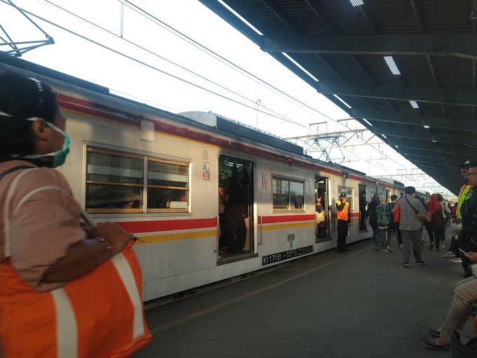 Lihat gambar di Twitter