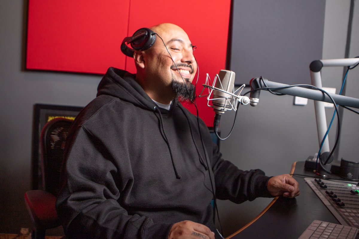 RadioRaymondT's tweet image. On A Positive Note...
From #SLACKERRADIO ➡️ #LIVEXLIVE 
6 Years Now I Been Blessed To Hold U Down As Your Voice For #HIPHOP #RnB
THANK YOU To ALL Who Continue To Catch A #STREAM With Me! 
#SALUTE 🙏🏽