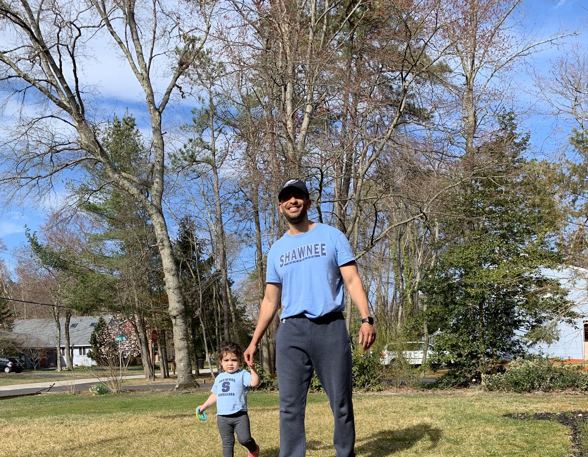 ShawneeHSNJ's tweet photo. Mr. Loeb and his daughter celebrated #bluepridefriday even though we werenβt in school! #renegadedistancelearning #shawneerenegades #lrhsd https://t.co/x8pXiOaFW6
