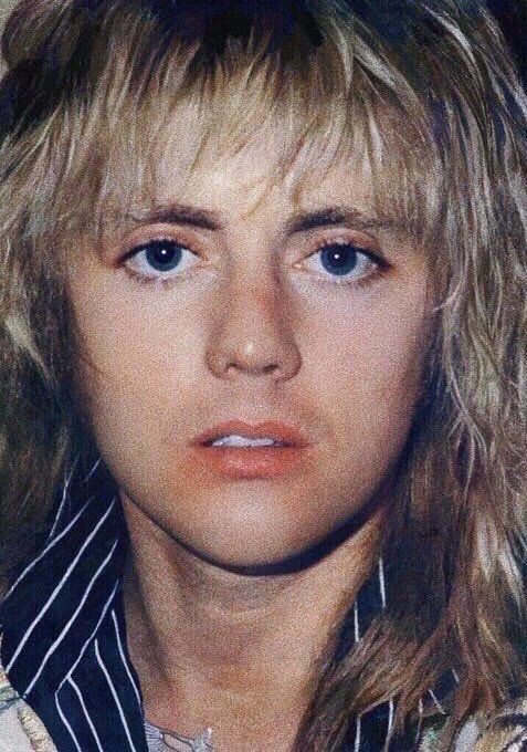 I just a found a similarity of Roger Taylor and Cavendish - they're pretty- popular among girls- can be rough sometimes (hakuba mode on)- popularity is everythin for them- drama queen