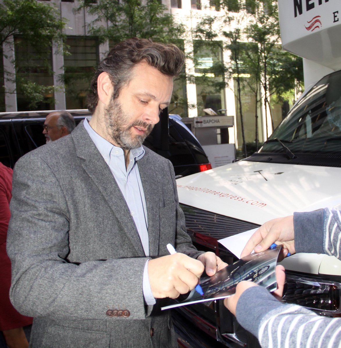 5 photos of Michael arriving at SiriusXM Radio studios, 2013  http://michael-sheen.com/photos/thumbnails.php?album=604