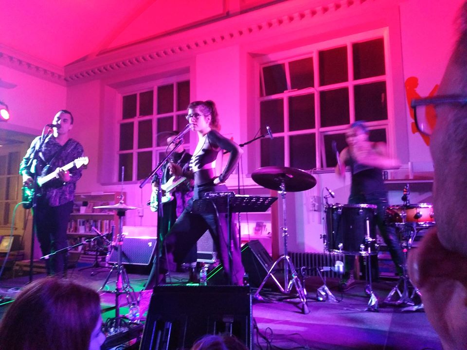 A year ago I went to see the amazing @ENTERBODEGA @BenHozie at Lancaster Library. It was truly one of the best gigs I've been to. Let's hope gigs can soon resume in 2020.