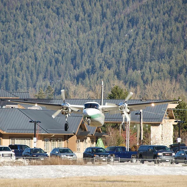 Turbo Commander about to touch down in CZNL last month. Always a fun aircraft to see!
.
.
.
#turbocommander #n98aj #cznl #nelsonbc #aerocommander #turboprop #rockwellinternational #rockwell690b #thehdaviation #generalaviation ift.tt/2UvtPe2