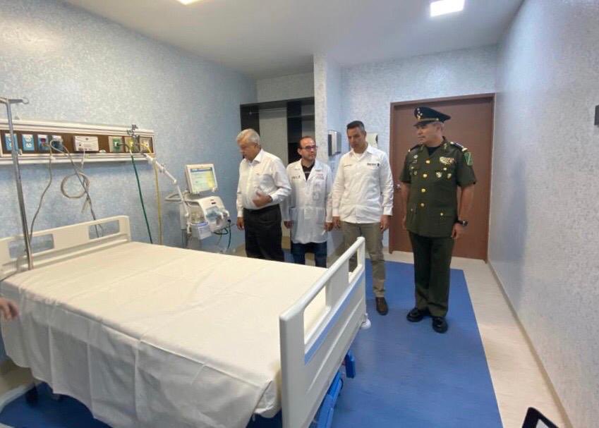 LuisAntoRamirez's tweet photo. En #Oaxaca junto con @Juanferrer62 Dir Gral del Insabi y el gobernador @alejandromurat, acompañe al Presidente @lopezobrador_ al recorrido del Hospital que servirá para atender los casos del #covid_19mexico en el estado. @ISSSTE_mx https://t.co/R4fVqrymCw