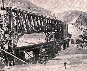 RenzoVaccarezza's tweet photo. El 23 de Marzo de 1913 fue entregado para su uso el actual puente de "Las Cucharas" en #ViñaDelMar. #107años https://t.co/ClPLLSkLG1