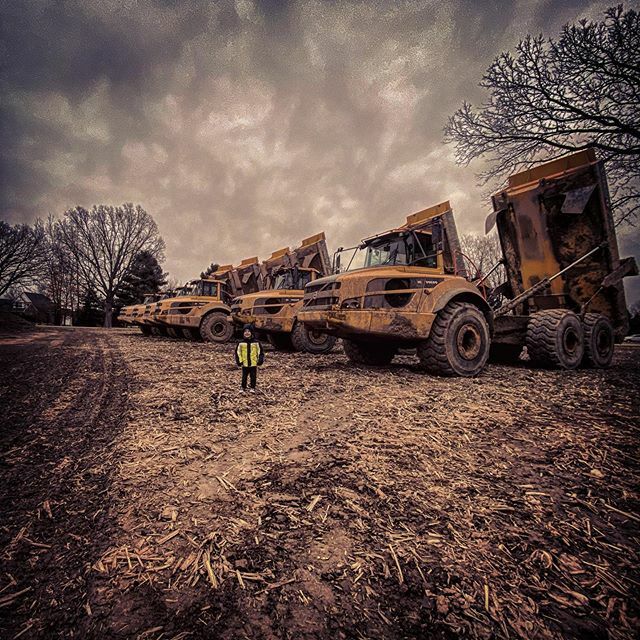 CasteleynPhilip's tweet photo. Ollies happy place! #volvo #earthmovers #blippi https://t.co/6YJFo1nUpc https://t.co/gYp1V8ahji