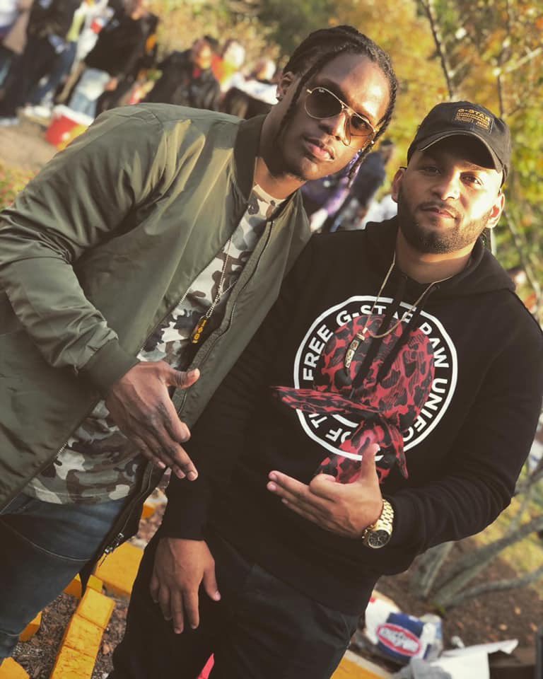 1nfernOW_EE's tweet photo. @Devvo__ One time for the frat #EEmade https://t.co/e3cHr4KqMb
