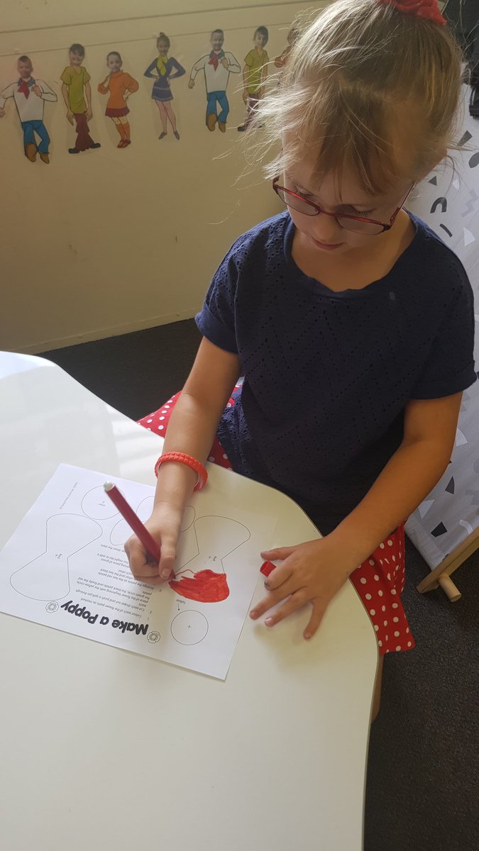 a_lily07's tweet photo. #bestschoolintheuniverse #postapoppy @Cessnockeps @NSWEducation https://t.co/zhSsCWluOa