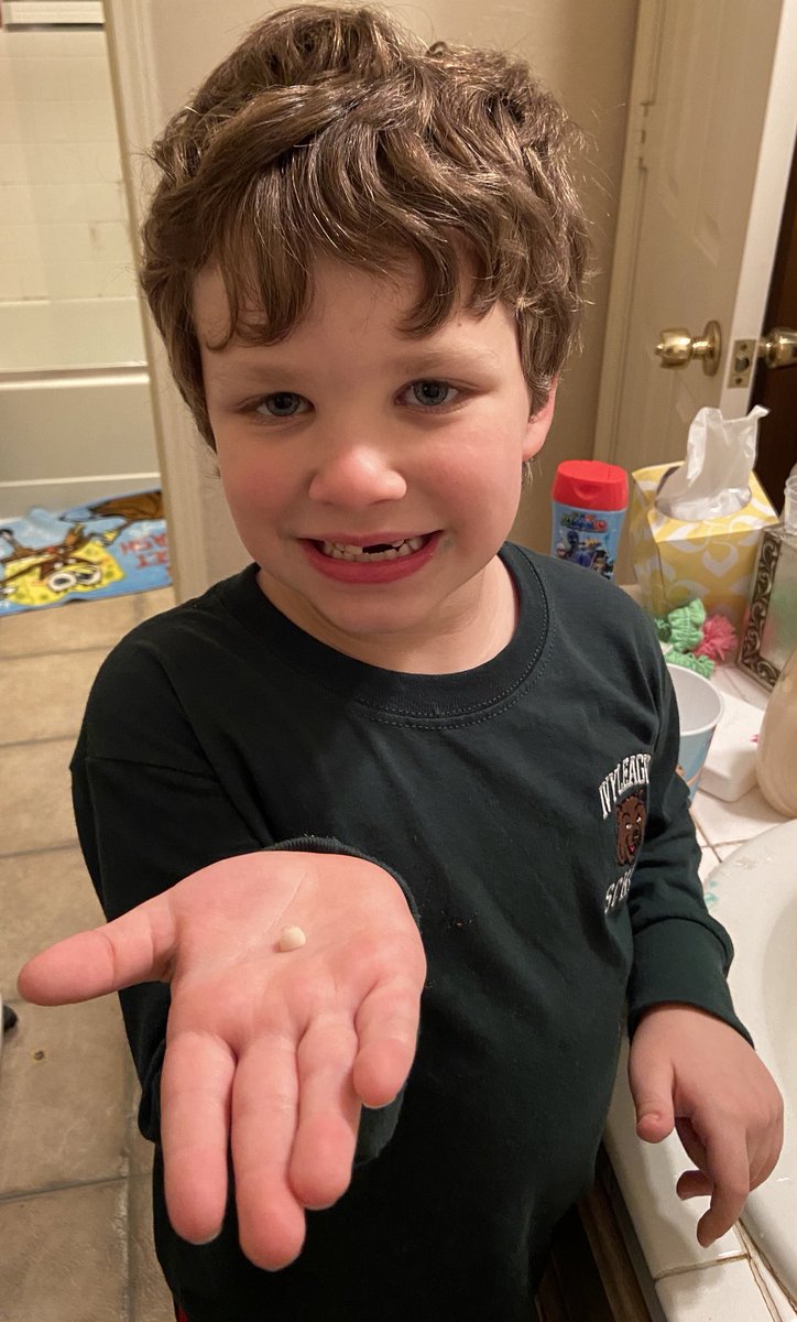 The_Visco's tweet image. Maybe this is a good omen to start our distance learning with @DCEtrailblazers tomorrow. #dcestrong #losttooth