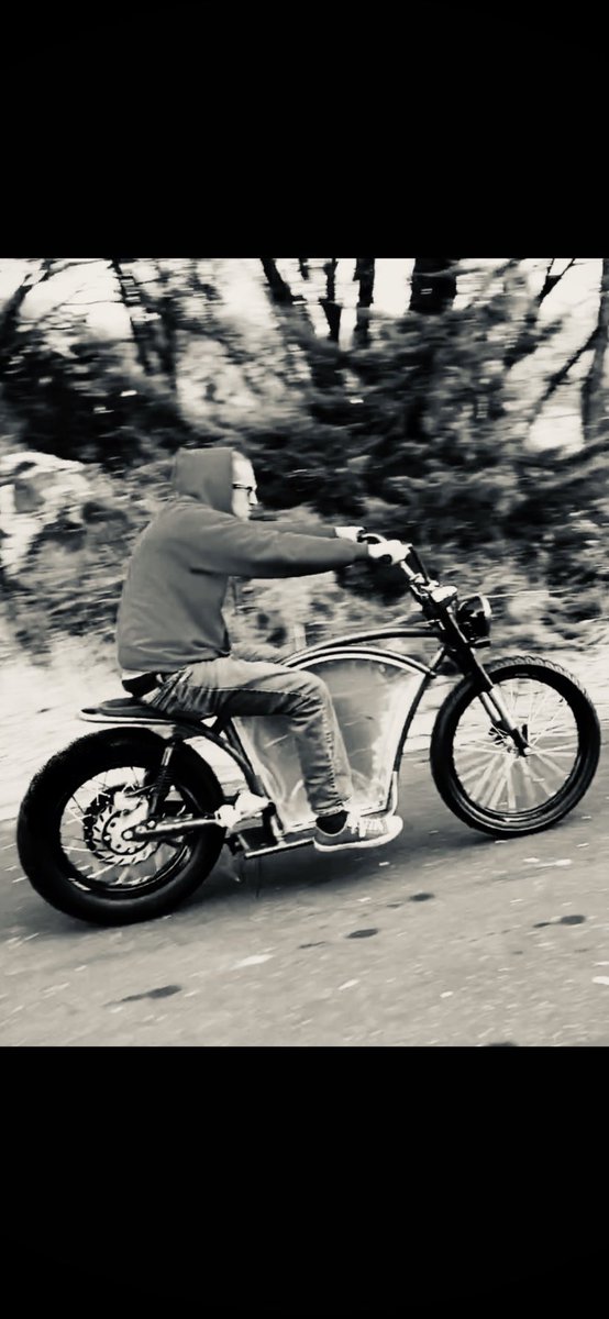 marrscycles's tweet photo. Electric Motorcycles Inspired Designed and Welded in California #electricmotorcycles #100mph #madeincalifornia #liquidcooled coming soon @MillerWelders @KICKERaudio https://t.co/YcRv9yhwIn