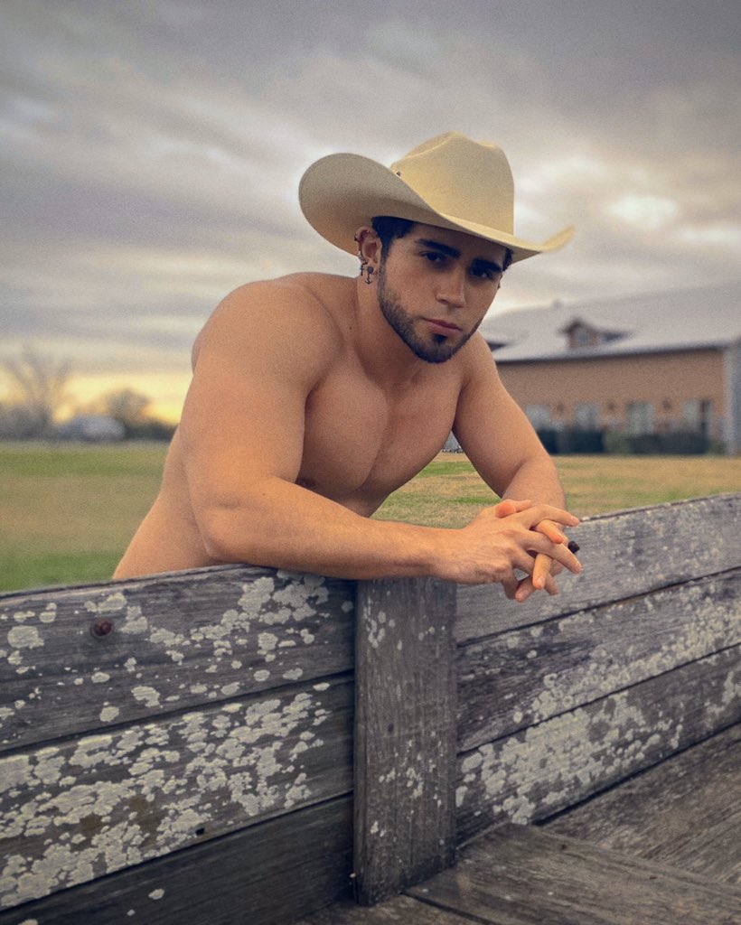 ETwlBnBWAAMj7fY?format=jpg&name=medium