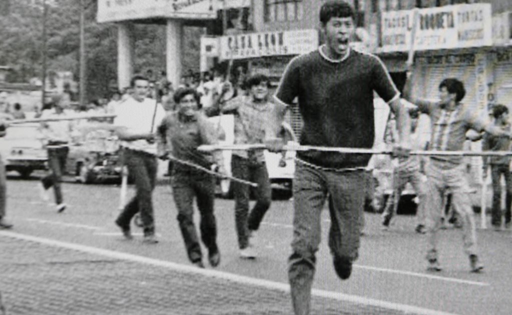 janesogeek2's tweet photo. Para ésta #Cuarentena en tu maratón de películas no olvides agregar a #Roma donde nos relatan una historia real sucedida en el sexenio de #LuisEcheverria recordando movimientos importantes movimientos como el #Halconazo 
@fondo_forma https://t.co/LUilkSsmcS