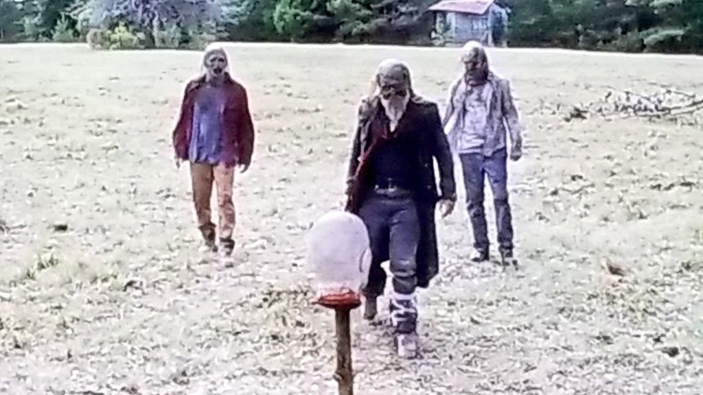 Tha_Mist's tweet photo. Fucker sewed his mask back up.
#twd #Beta #TheWalkingDead
#walkingdead #michonne #MichonneGrimes
#michonnesfinalepisode #twdfamily #rickgrimes #twdrick #twdmichonne #DanaiGurira #alpha #thewhisperers https://t.co/6KSttlXq6M