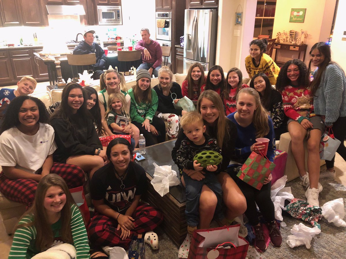 Softball_RRHS's tweet photo. If you are a softball person please join the challenge of posting softball photos - Just one picture or two, no description. Copy the text in your status, post a picture and look at some great memories/pictures.
“One picture, or two. No description.”  But we miss these girls! https://t.co/CzQmwyoBfl