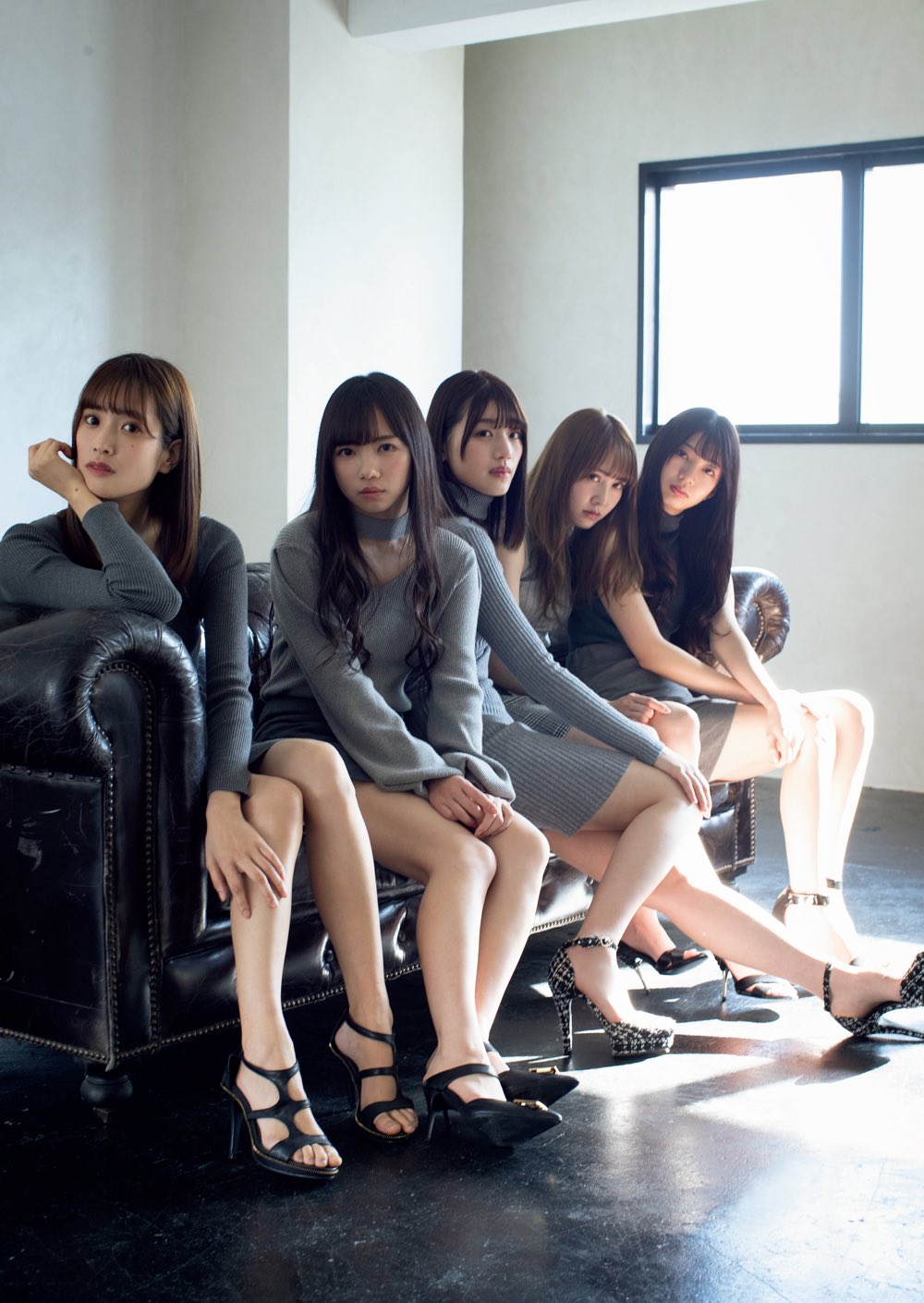 日向坂46 絶望と希望 潮 影山 齊藤 加藤 佐々木久 佐々木美 高本 缶バッジ 日向坂46、メンバーの加藤史帆、佐々木久美、佐々木美玲、高本