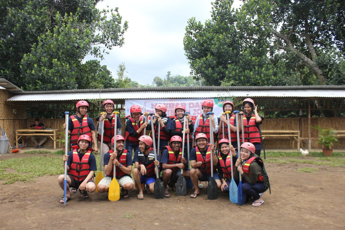 DutaYai's tweet photo. Biar kompak sobat, kita juga ngadain kegiatan outdoor agar keakraban dan kekeluargaan semakin terasa. 
#yai #yaicampus #outdoor #TEAMWORK https://t.co/O55LZ6J7a2