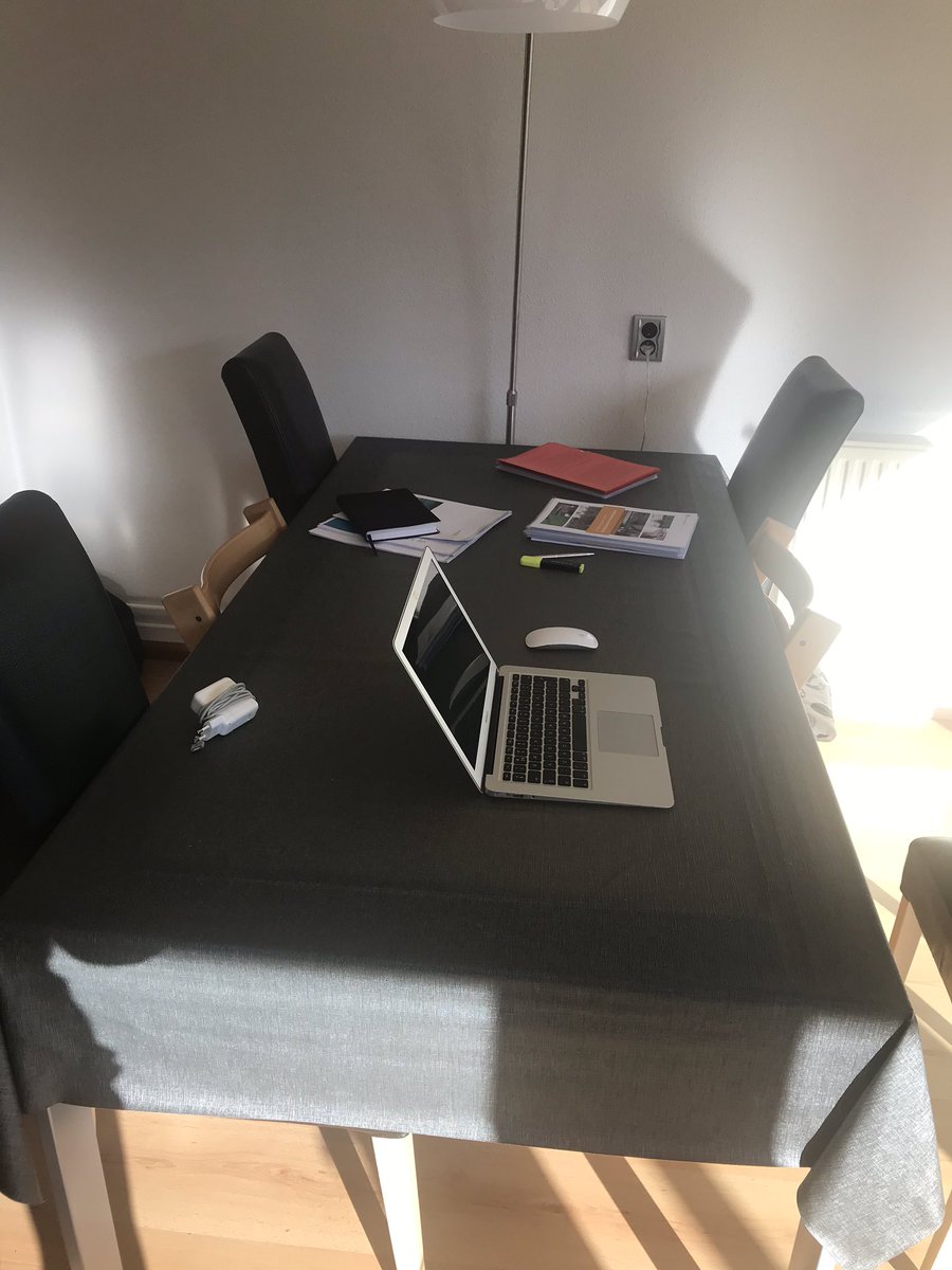 Week 2 start aan de keukentafel... o.a. op de agenda deze week: depositiebank, andere stikstofvragen, vakberaad omgevingsrecht, jurisprudentie en vakliteratuur, de Omgevingswet, afstemmingsoverleggen met teamgenoten... #thuiswerken <a href="/limburg/">Provincie Limburg</a> #aandekeukentafel #metkleutersomjeheen