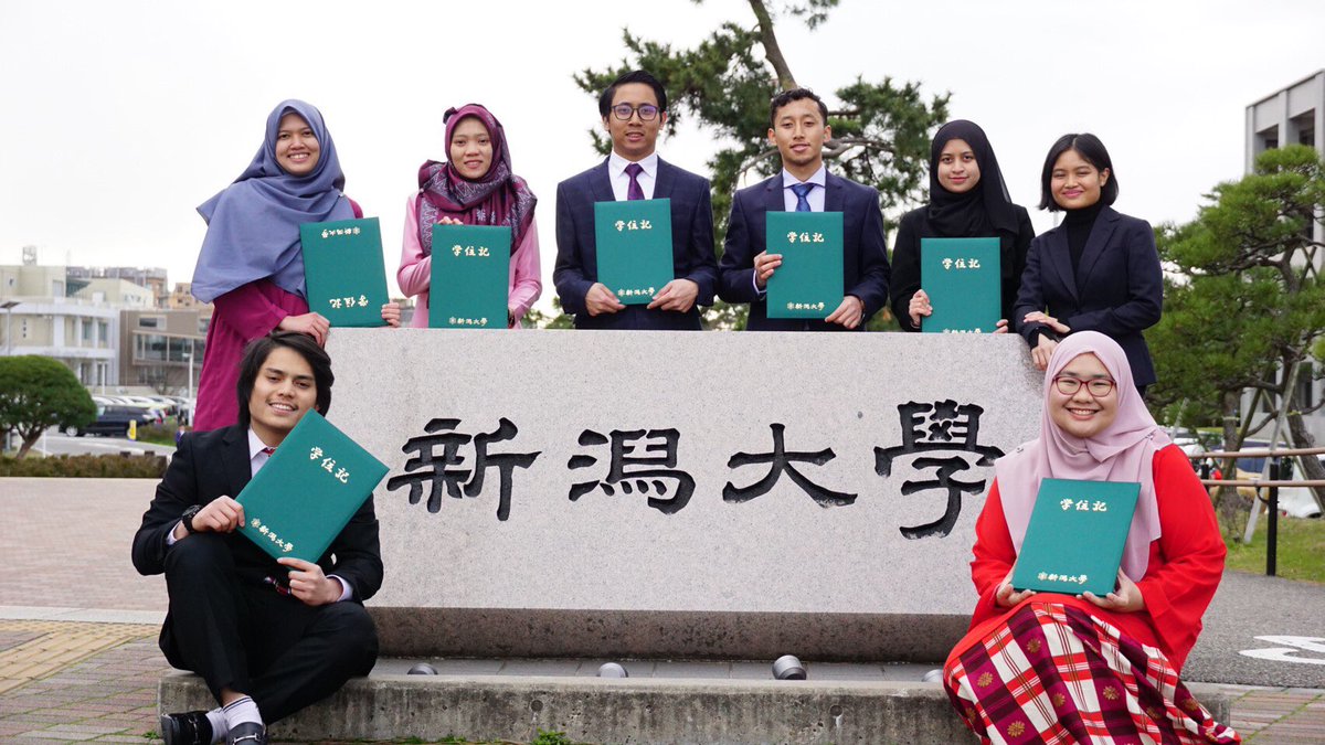 firdaus_amrin's tweet photo. 令和2年新潟大学祝卒業
Niigata University Graduation Day https://t.co/j9Zy7UhgST