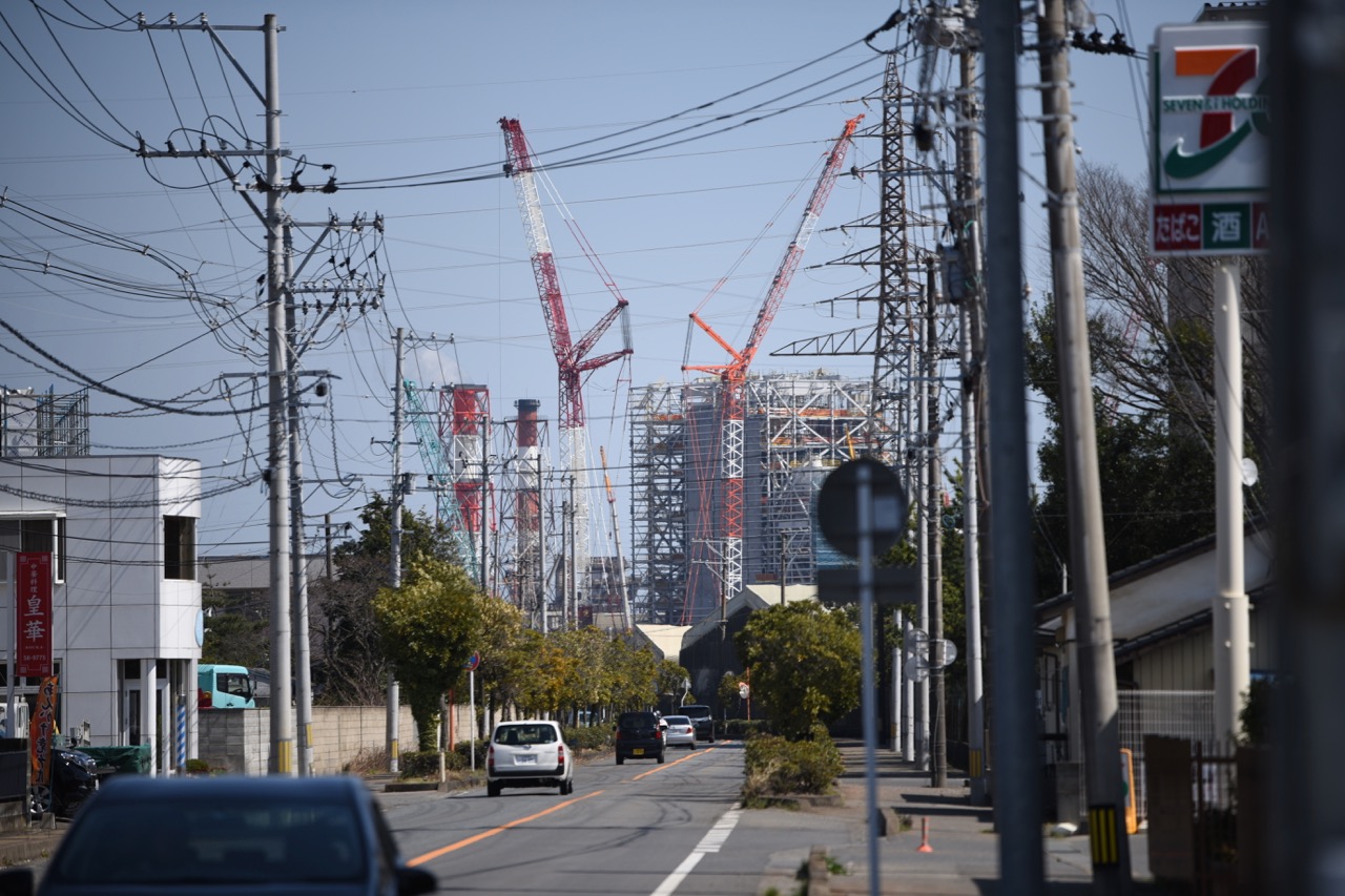 小松 理虔 小名浜臨海工業団地に建設中の awep小名浜バイオマス発電所 まちの風景が変わるなあ 発電所の奥に かつての産炭地である湯ノ岳が見えるのがすごい 小名浜は石炭の港 エネルギーの港 小松 理虔 小名浜臨海工業団地に建設中の awep小名浜バイオマス発電所 まちの風景が変わるなあ 発電所の奥に かつての産炭地である湯ノ岳が見えるのがすごい 小名浜は石炭の港 エネルギーの港
