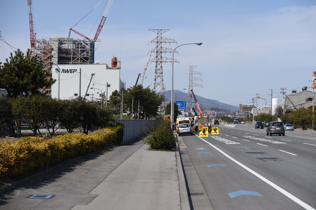 小松 理虔 小名浜臨海工業団地に建設中の awep小名浜 バイオマス発電所 まちの風景が変わるなあ 発電所の奥に かつての産炭地である湯ノ岳が見えるのがすごい 小名浜は石炭の港 エネルギーの港 小松 理虔 小名浜臨海工業団地に建設中の awep小名浜 バイオマス発電所 まちの風景が変わるなあ 発電所の奥に かつての産炭地である湯ノ岳が見えるのがすごい 小名浜は石炭の港 エネルギーの港