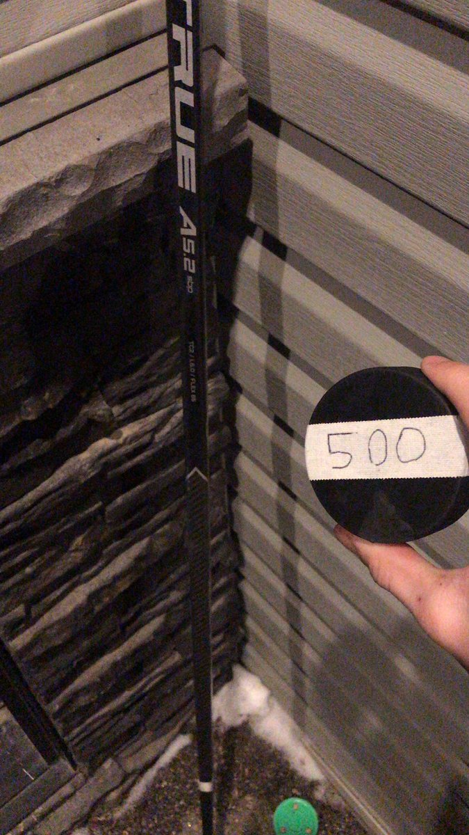 500 pucks shot today for the #1milclub Let’s keep going <a href="/HPHockey/">HPH</a>