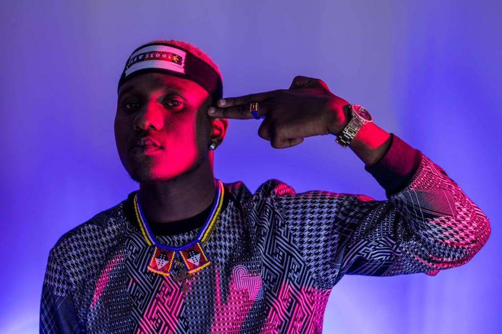 LyrikalBusta's tweet photo. Photoshoot with eSwatini's @DirektorKwenu ๐ฅโจ
Pick a frame.
1,2,3,4?
#eSwatini #TiniTwitter #Photography #Artist #Musician #NewSkoolWave #NewSkoolKxNG ๐๐ค https://t.co/lX2q4VDdgC