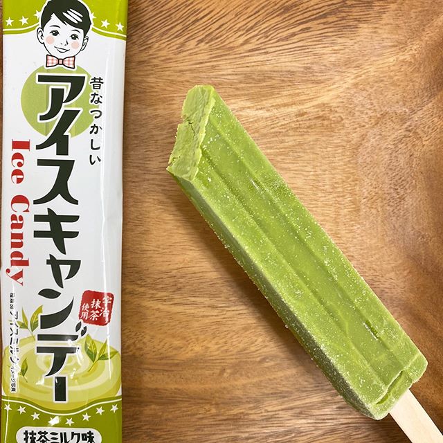 アイス部 ぶちょー 3月17日発売 アイスキャンデー 抹茶ミルク味 151円税込 カロリー 150kcal アイスミル 1ml 販売 製造 センタン 林一二 販売店舗 ローソン センタン 昔なつかしいアイスキャンデー抹茶ミルク味 ミルク