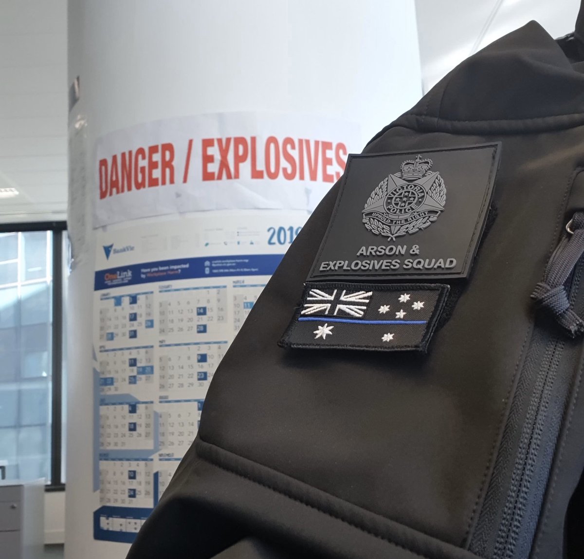 CopHumourAus's tweet photo. If you see this #ThinBlueLine patch running past you — try to keep up! 😂

👉🏻 https://t.co/shucfYIw8l 👈🏻 https://t.co/jVUSschho2