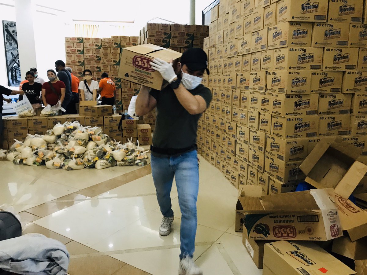 Mrkurtski's tweet photo. ON DUTY! PARA SA PASIG!
KAPIT BISIG 🙌 @VicoSotto
#ReliefPacks #PasigCity #ReliefPackers #QuarantineWeek2 #SPEDSQUAD https://t.co/83Mw2d2vue