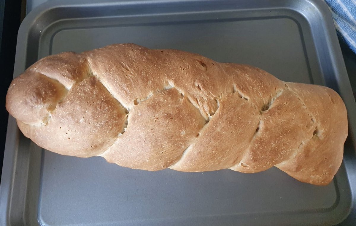 Wow! <a href="/N4dz_Hockey/">Nadz Moore</a> Mrs Moore is off to a creative start before work this morning... what a lovely plait loaf she has made 🍞 #creativityathome
