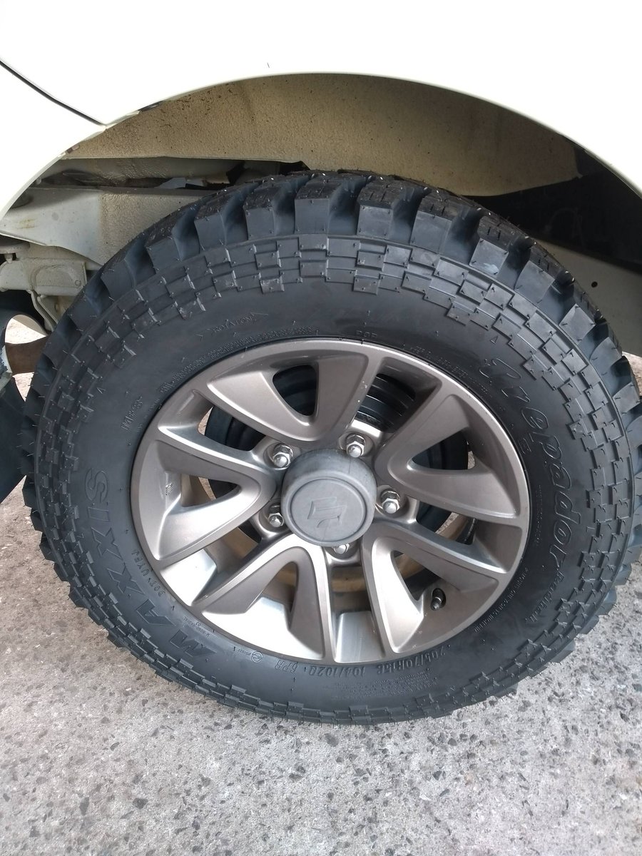 aihiro_tire's tweet photo. ジムニーシエラにマキシスタイヤM8060 トレパドール ラジアルを装着いたしました。ダート山道や河原の踏破性等に向いたオフロード用タイヤ!
楽しい走行が出来ますね。
#ジムニー #マキシス #オフロード #ダートタイヤ #タイヤガーデン川越 #M8060 https://t.co/GChiVyjzFS