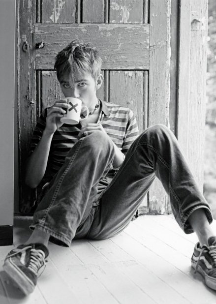 Happy birthday damon albarn!                                               