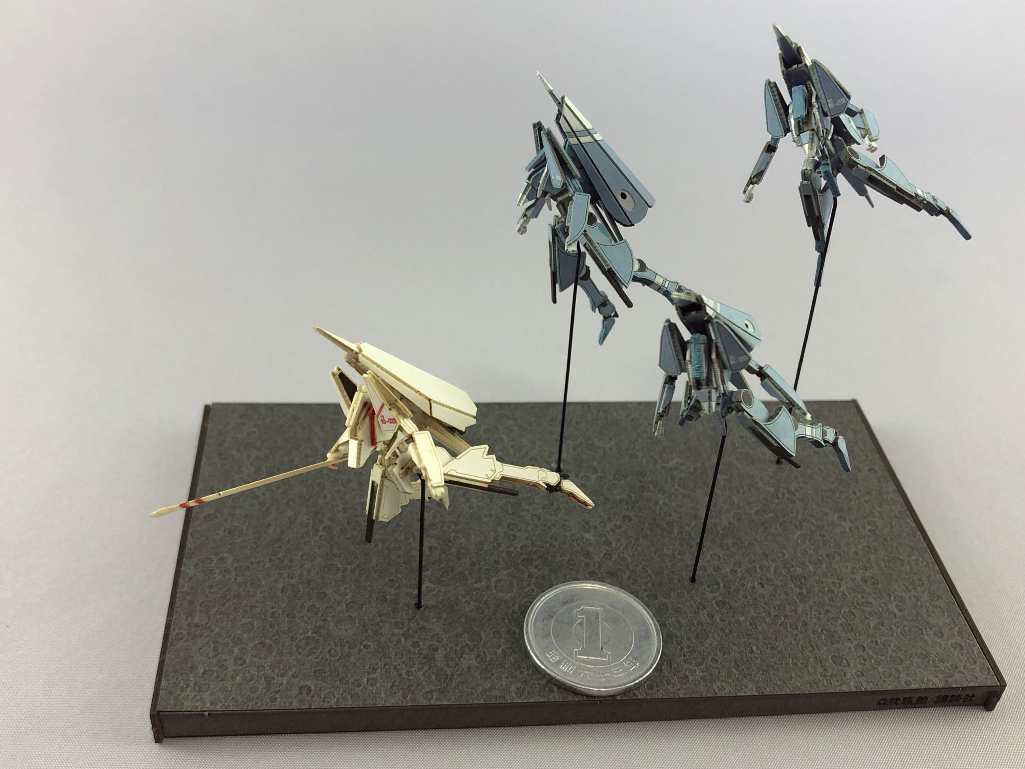 しまむ 1 500 シドニアの騎士 衛人隊 白船工房 Sfkobo さんのワンフェス限定ペーパークラフトキットです コマくてカッコいい 継衛の少し黄ばんだ感じがいいわ 改二や紅雀とかも出して欲しかったね 弐瓶勉 シドニアの騎士 T Co しまむ 1 500 シドニアの騎士 衛人隊 白船工房 Sfkobo さんのワンフェス限定ペーパークラフトキットです コマくてカッコいい 継衛の少し黄ばんだ感じがいいわ 改二や紅雀とかも出して欲しかったね 弐瓶勉 シドニアの騎士 T Co