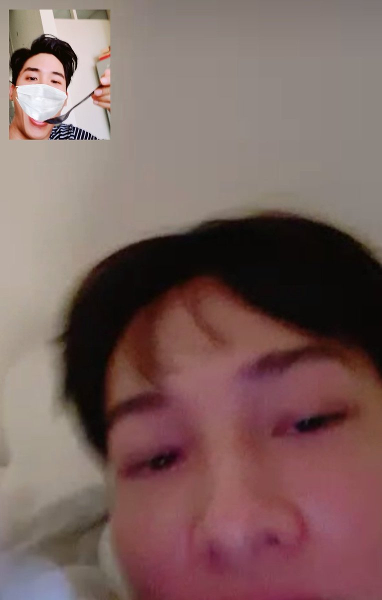 ข้าวก็ต้องกิน สล ก็จะคุย หน้ากากก็ต้องใส่